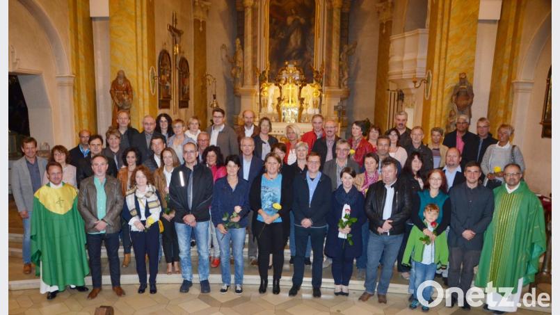 Diese Ehepaare sind 10, 20, 25 oder 30 Jahre verheiratet. Bild: dob