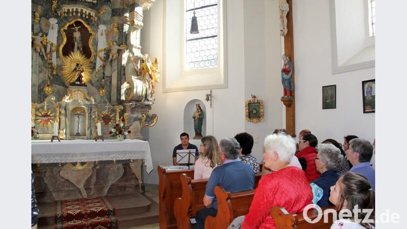 Als außerordentlich gut ausgestattet präsentiert sich die Wieskapelle in Niedermurach. Sehr beeindruckend natürlich der reich verzierte Rokoko-Altar. Bild: boj