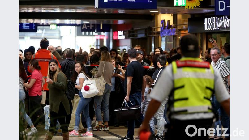 Am Kölner Hauptbahnhof gibt es eine Geiselnahme. Die Polizei ist im Großeinsat Bild: Oliver Berg