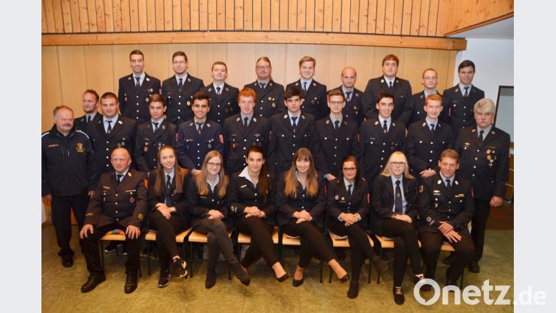 25 junge Feuerwehrleute haben die Ausbildung zu Atemschutzgeräteträgern absolviert und gehören damit zur Elite der Ortsfeuerwehren. Bild: dob