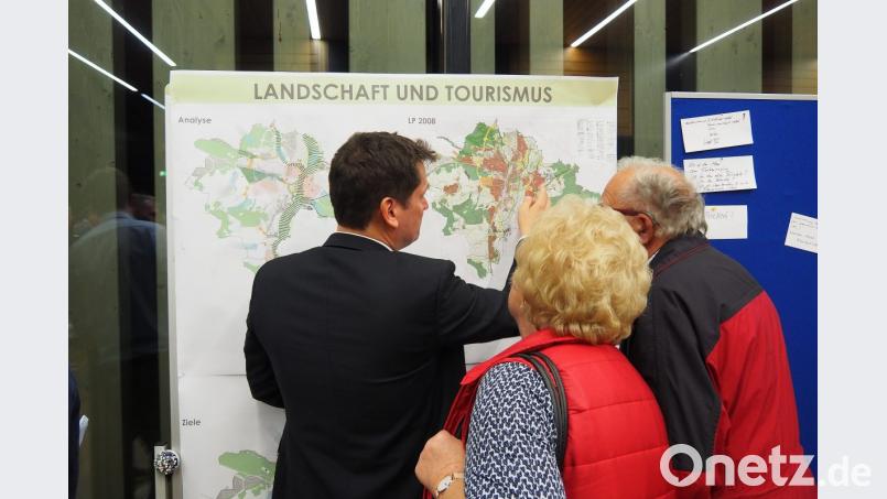 Vielgefragter Mann bei der Planungswerkstatt ist Baudezernent Oliver Seidel. Bild: Bühner