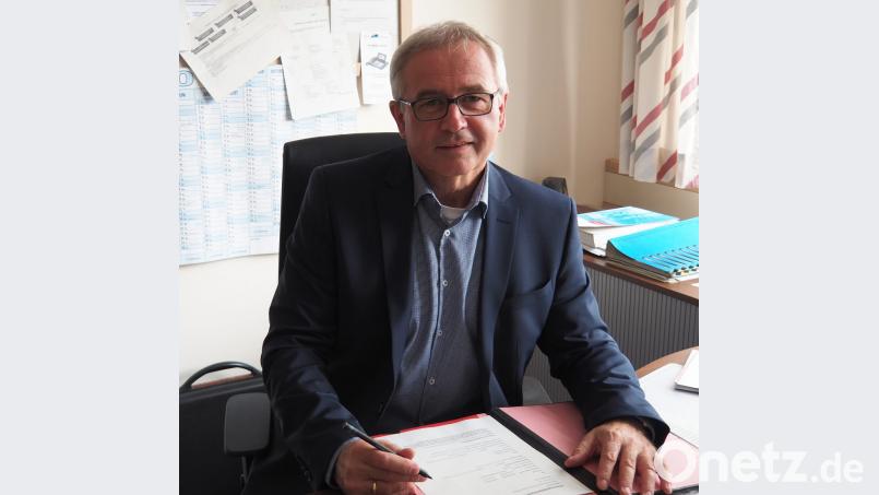 Peter Witt an seinem neuen Arbeitsplatz im Jobcenter Weiden-Neustadt/WN. Bild: Bühner