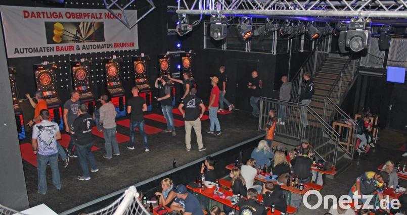 Sportlich Wettkämpfe finden beim Jubiläumsturnier der Dartliga Oberpfalz-Nord zum 25-Jährigen statt. Bild: Dobmeier