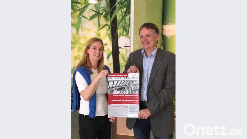 Medbo-Sprecherin Lissy Höller und Thomas Fehr von der psychosozialen Arbeitsgemeinschaft Nordoberpfalz werben für die ersten &quot;Wöllershofer Gespräche&quot; Bild: phs