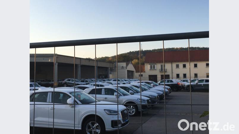 Das "Autokaufhaus Schlamminger" nutzt das Gelände als Parkplatz für Audis. Bild: ihl