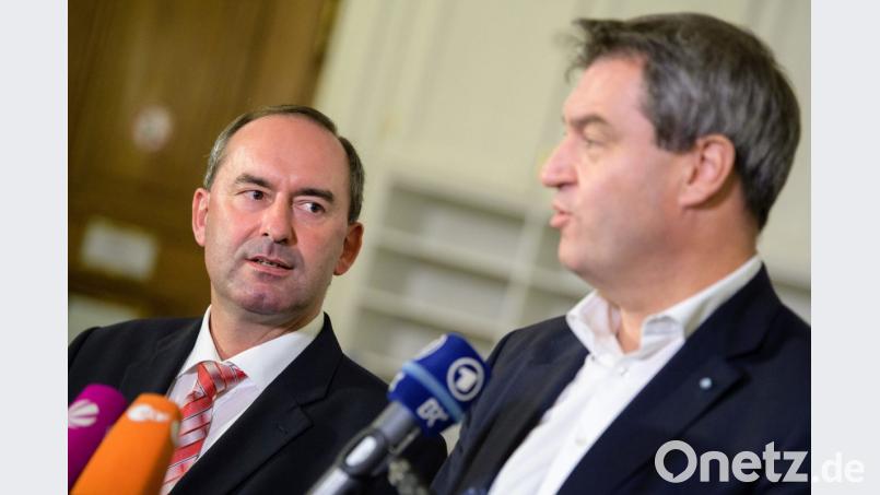 Seite an Seite: Hubert Aiwanger (links) und Markus Söder. Bild: Matthias Balk/dpa