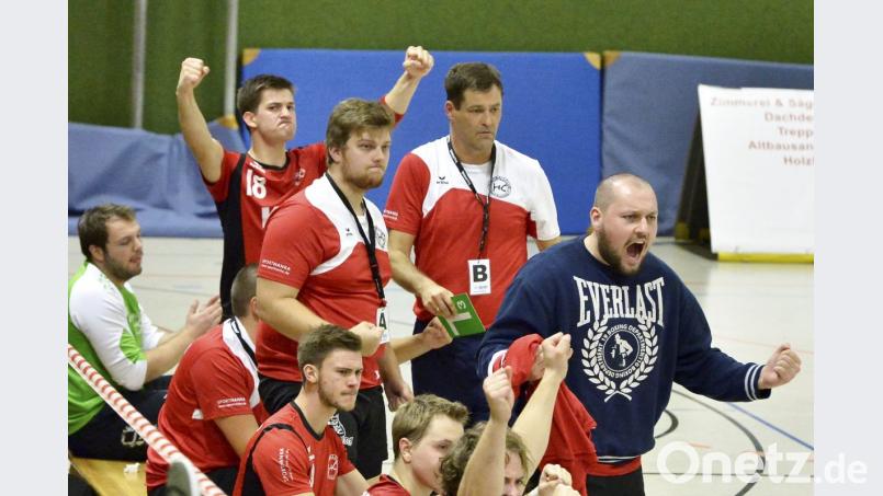 Unbeschreiblicher Jubel beim HC Sulzbach nach dem Schlusspfiff. Bild: Ziegler