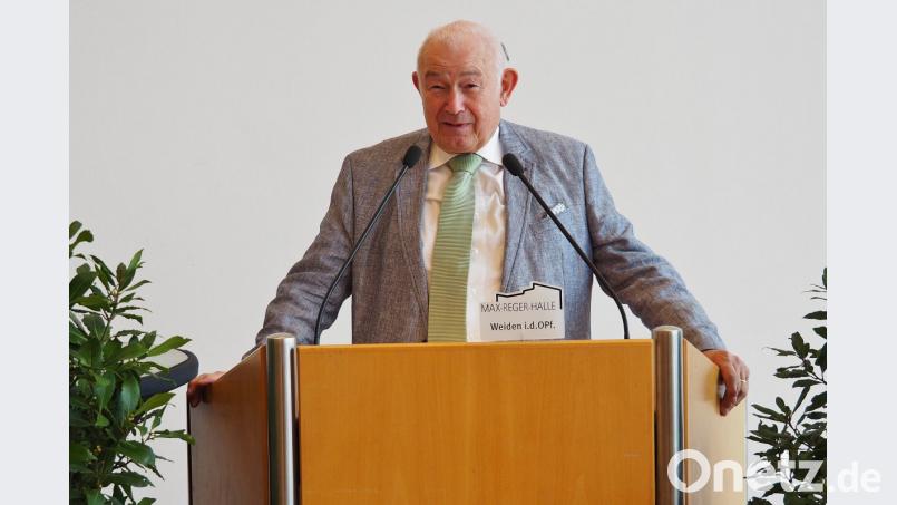 Die Lacher hatte Ministerpräsident a. D. Günther Beckstein mehrmals auf seiner Seite. Bild: Bühner