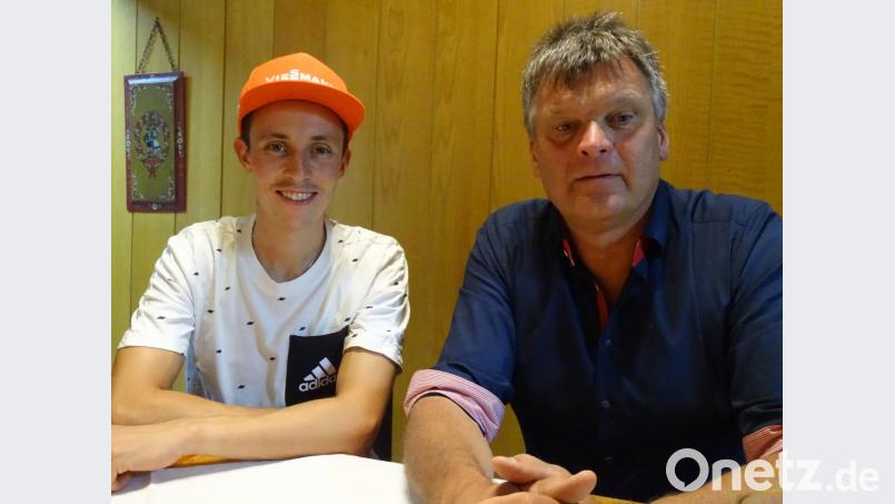 Zwei, die auf ihre Weise in der Erfolgsspur sind: Goldmedaillengewinner und Weltmeister Eric Frenzel (links) ist ab sofort Pate bei der Weihnachtstrucker-Aktion von Uli Bauriedl. Bild: hou