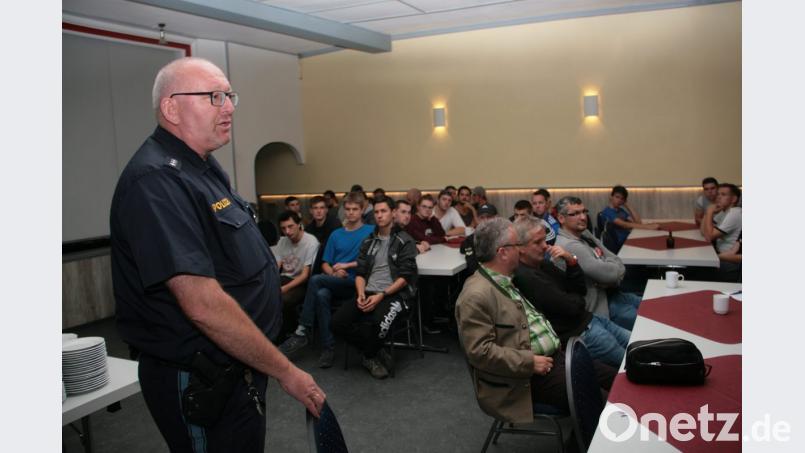 Polizeioberkommissar Wolfgang Trottmann verspricht: „Wir werden alle Informationen vertraulich behandeln.“ Bild: wro