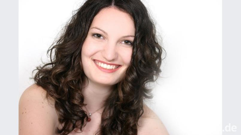 Katrin Klose widmet sich als Interpretin und Komponistin der Erforschung und Neuformulierung zeitgenössischer Neuer Musik: Die 28-jährige Vilseckerin hat jetzt in Salzburg ein mit 10 000 Euro dotiertes Jahresstipendium bekommen. Bild: exb