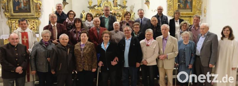 Unter den 31 Paaren, die zum Ehejubiläum gekommen waren, sind 13 , die heuer ihr diamantenes, goldenes und silbernes Jubiläum begingen oder vor 55 Jahren vor dem Traualtar standen. Bild: le