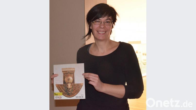 Die Münchner Ägyptologin Roxane Bicker spricht im Internationalen Keramikmuseum über Nubien. Bild: Kunz