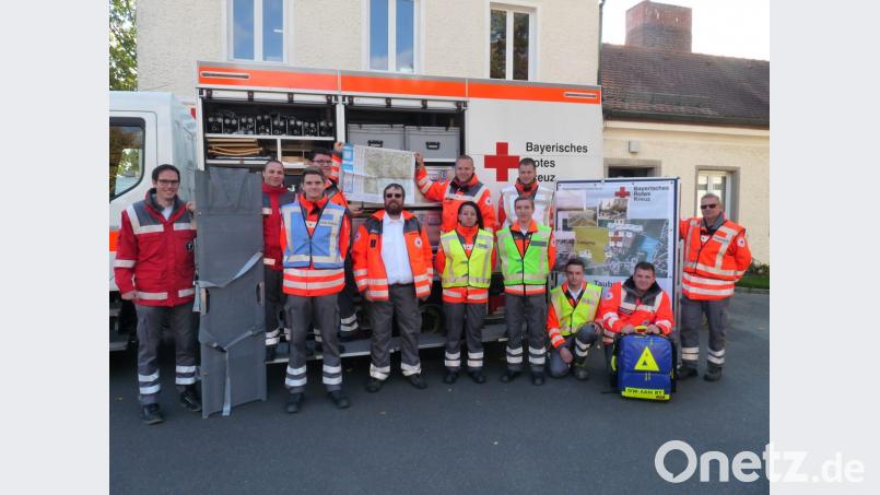 Die Teilnehmer des Truppführerlehrgangs zusammen mit Ausbilder Wolfgang Rosner (Mitte). Bild: flm