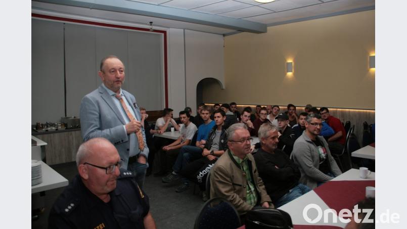 In seiner Eigenschaft als Schulleiter am Beruflichen Schulzentrum meldet sich Dr. Wolfgang Eckstein zu Wort. Bild: wro