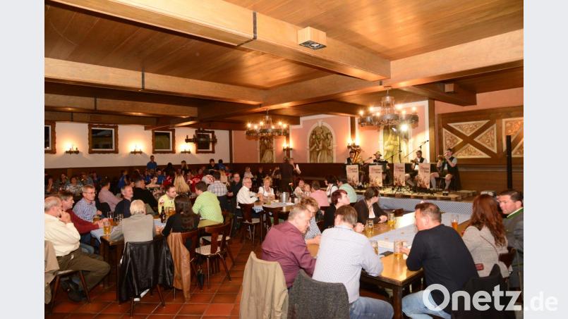 Gut besucht war der Kirwaball der Jungen Union im Bachofnersaal. Bild: bey