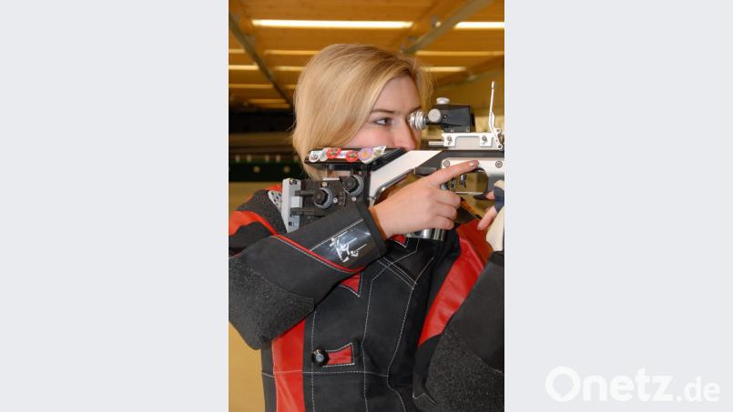 Christina Hößl war am zweiten Wettkampftag mit 390 und 391 Ringen die beste Schützin der SG Andreas Hofer Fuchsmühl. Bild: Rudi Gebert