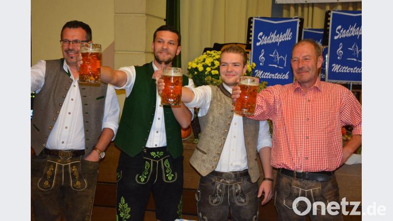 Die „Froschhaxen“ setzten sich beim Maßkrugstemmen der Herren durch. Bild: jr