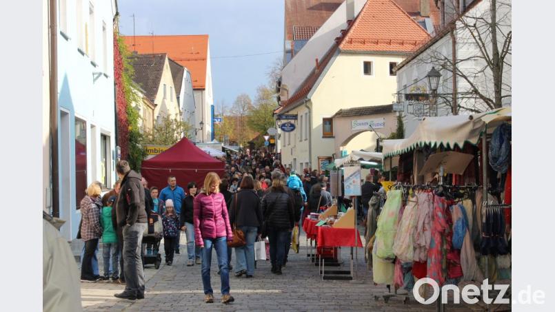 Der Kirwa-Markt lockte viele Besucher in die Neunburger Altstadt. Bild: pko