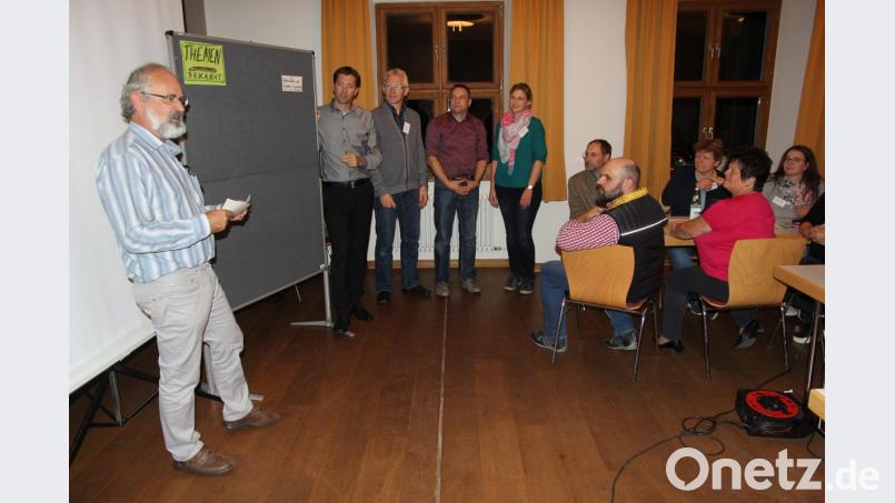 Die einzelnen Gruppen stellen die Ergebnisse ihrer Arbeit vor Bild: ral