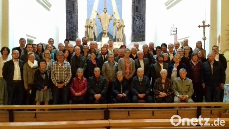 27 Paare feiern gemeinsam das Ehejubiläum mit einem Gottesdienst und anschließend in gemütlicher Runde. Bild: gra