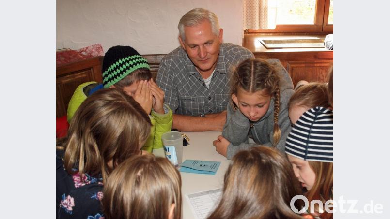 Um den Oberpfälzer Dialekt ging es beim Hans Weiß. „Des hod mei Oma so g’sagt,“ erinnerten sich manche seiner Teilnehmer. Bild: sön