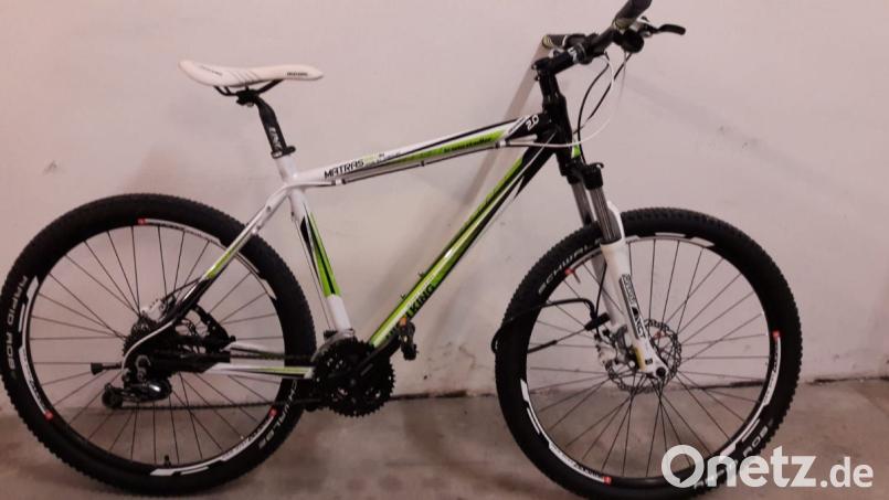 Der Besitzer dieses Rads soll sich bei der Polizeiinspektion Amberg melden. Bild: Polizei