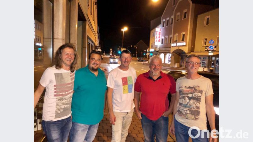 Michael Gradl (Zweiter von rechts) steht weiter an der Spitze des Wendelinvereins. Bild: exb