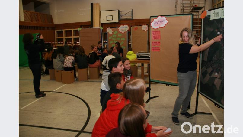 In Arbeitsgruppen werden die Vorschläge erörtert. Bild: wro