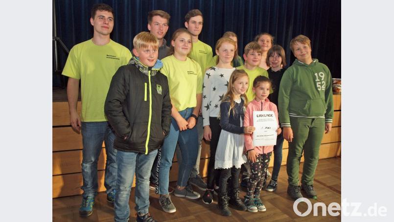 Auf dem Siegertreppchen ganz oben standen die Minis von St. Ursula aus Ursula-Poppenricht. Bild: sön