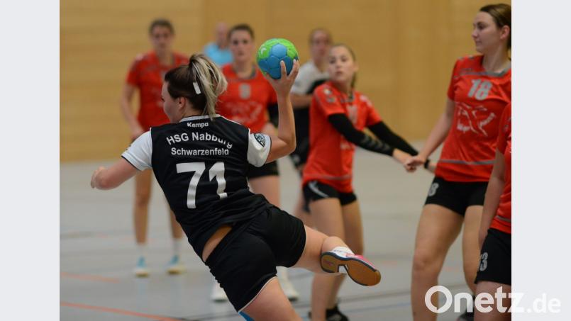 HSG-Spielerin Marie Fiala beim Torabschluss: Beim HC Forchheim hat sie dazu nicht die Gelegenheit. Das abgesagte Spiel wird nicht nachgeholt. Bild: ham