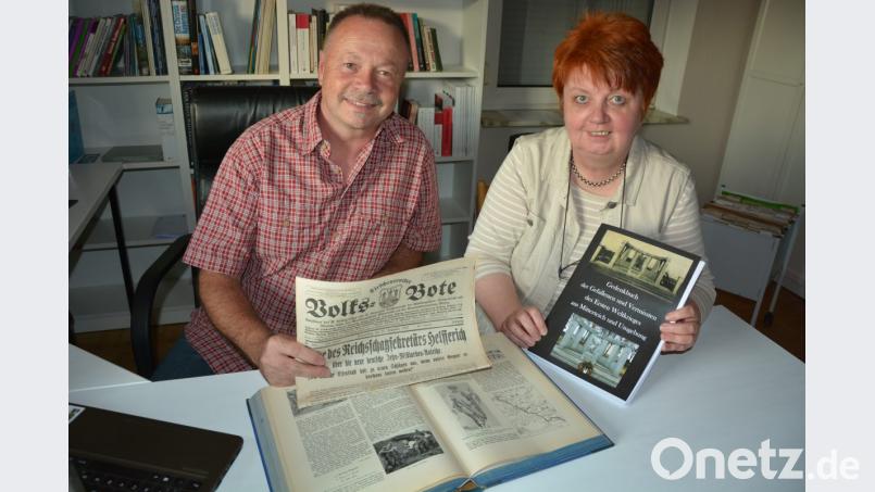 Markus Scharnagl und Monika Beer-Helm wollen mit ihrem Buch die Erinnerung an die im Ersten Weltkrieg gefallenen und vermissten Soldaten aus Mitterteich, den Ortsteilen und Pechbrunn wach halten. Bild: jr