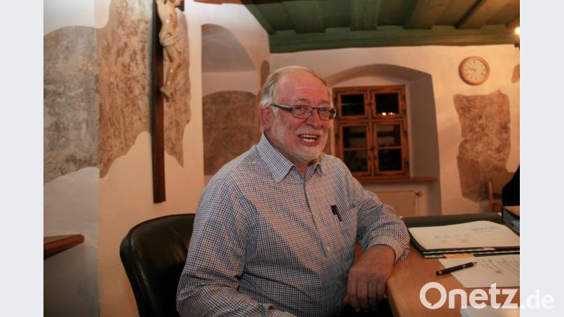 Herbert Bauer Sitzungssaal des Rathauses. Er bekennt: "Die Revitalisierung der Burg, aber auch die Dorferneuerung waren der Höhepunkt meiner Bürgermeister-Laufbahn." Bild: wro
