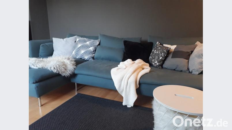 Egal wie ihr Tag war, egal wie das Wetter draußen ist, auf Lena Schulzes Couch Söderham ist das Leben in Ordnung. Bild: szl