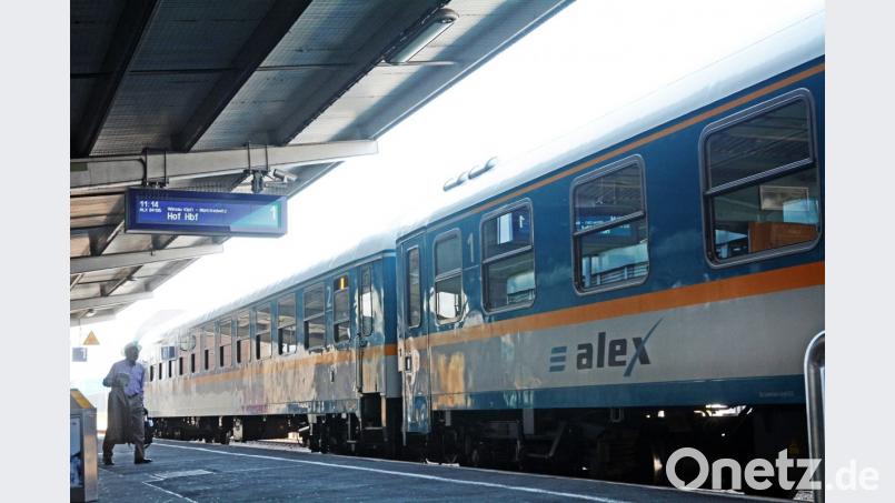 Der Alex auf dem Bahnhof in Weiden. Zu häufig kommt der Zug verspätet - manchmal auch gar nicht. Das hat nun Folgen. Bild: Gabi Schönberger
