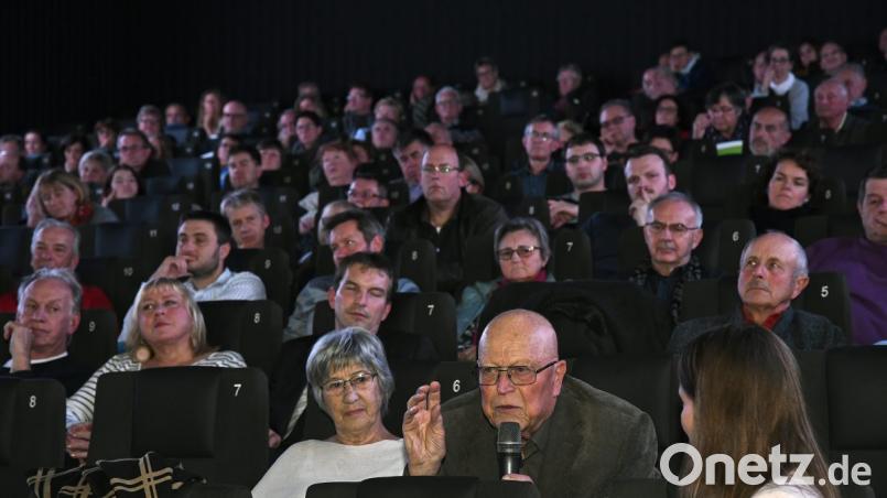 Zuschauer dürfen im Cineplex nach dem Wackersdorf-Film mit Protagonisten des WAA-Widerstands diskutieren. Bild: Petra Hartl