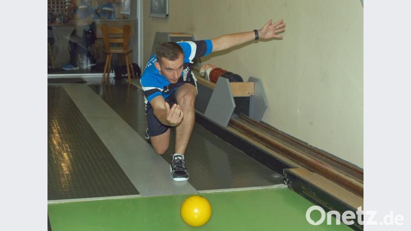 Manuel Donhauser hatte mit überragenden 645 Holz wesentlichen Anteil am ersten Punktspielsieg des SKC Weiden beim FSV Erlangen-Bruck. Bild: otr