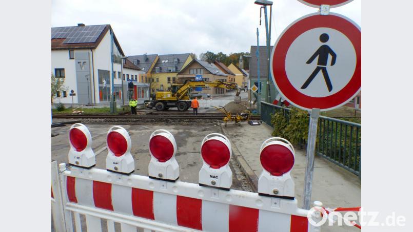 Nicht nur für Autofahrer, sondern auch für Fußgänger tabu: Der Bahnübergang. Bild: cv