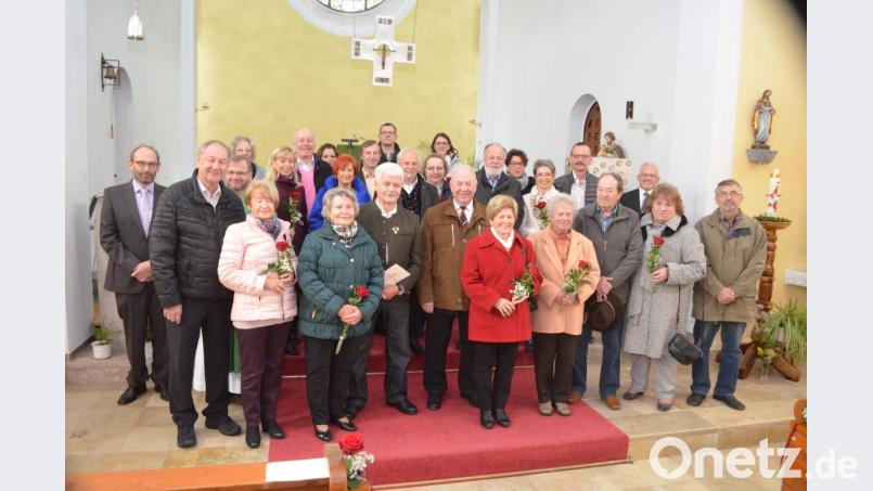 Ehejubilare, die 25 Jahre bis gar 60 Jahre verheiratet sind, feierten Jubiläumsgottesdienst Bild: fz