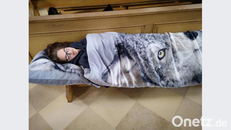 Erstaunt waren die Gottesdienstbesucher beim Eintritt in die Kirche von einer, die in der Kirche übernachtete. Bild: njn