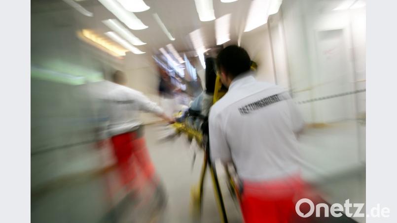 Nach der Erstversorgung im Klinikum muss der schwer verletzte 23-Jährige in ein Spezialkrankenhaus gebracht werden. Bild: agentur_dpa