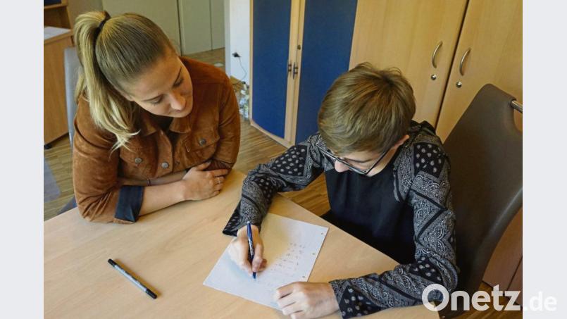 Marcel ist ein guter Schüler. Seine Lern-Therapeutin hat den 14-Jährigen aus dem mathematischen Dornröschenschlaf geweckt. Bild: exb