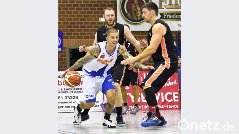 Auch der starke Patrik Bortel (links) konnte die neuerliche Niederlage der Hamm Baskets Weiden nicht verhindern. Bild: btg