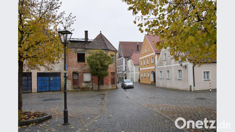 Interessante Immobilien warten auf eine Sanierung. Eines der großen Themen aus der ISEK-Studie sind die Leerstände im Ortskern. Ein Thema das Schmidmühlen wohl auch die nächsten zwei Jahrzehnte begleiten wird. Bild: bö