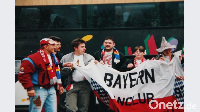 Gerne erinnerten sie die Mitglieder anhand von mitgebrachten Bildern an ihre Ausflüge ins Münchner Olympiastadion. Bild: frd