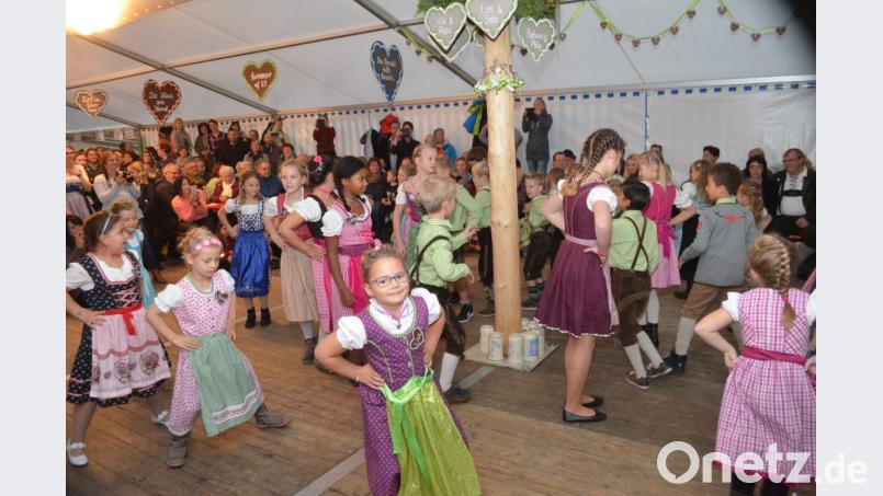 Die Kirwakids, der Nachwuchs im Kirwaverein, haben ihren großen Auftritt. Bild: fz