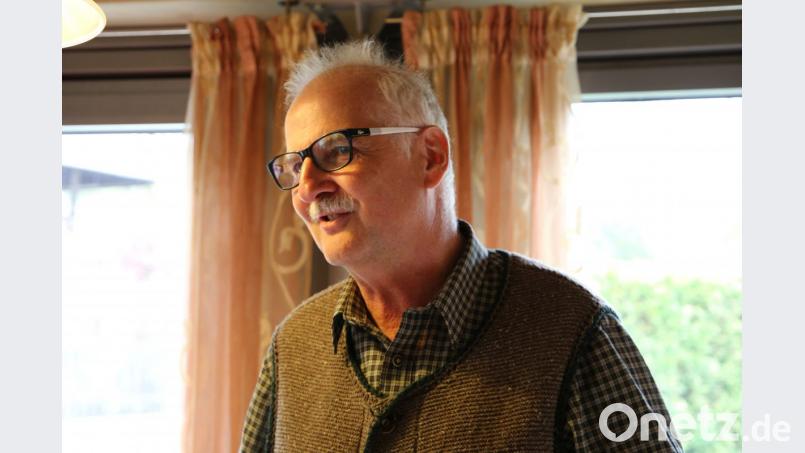 Betriebsleiter Stefan Bösl vom Forstbetrieb Flossenbürg verfolgt die Drückjagd mit großem Interesse. Am Ende spricht er sich dafür aus, dass künftig bei solchen Jagden nicht nur Schwarzwild, sondern auch Reh- und Rotwild zum Abschuss freigegeben wird. Bild: ck