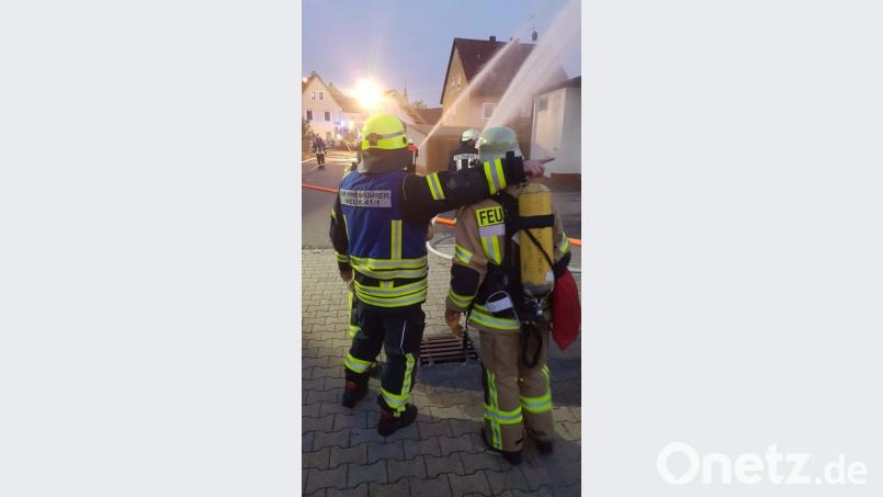 Die Feuerwehr Neukirchen und ihre Nachbarn aus Röckenricht, Holnstein-Mittelreinbach und Trondorf proben gemeinsam den Ernstfall. Bild: rtw