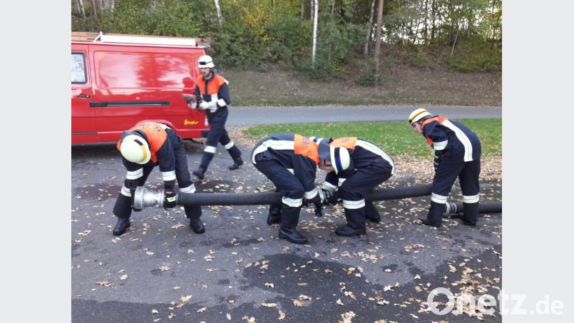 Die Prüflinge mussten eine Saugleitung binnen 100 Sekunden fehlerfrei aufbauen. Bild: ads
