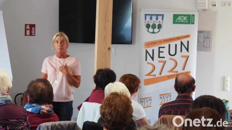 Petra Pößl aus Weiden ist Referentin beim NEUN2727 Augen-Sehtraining im Waldthurner Gesundheitszentrum. Bild: fvo